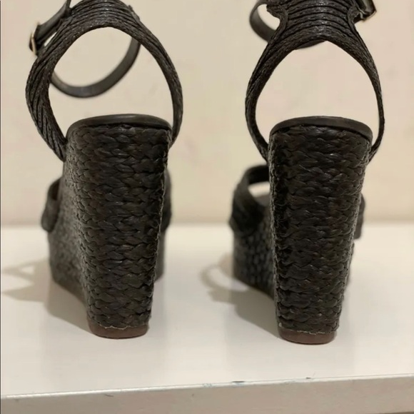 Le Château - Women Sandals — Size 8,5 - Picture 2 of 2